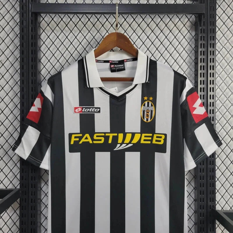 Juventus 01/02 Home Retro Jersey - Men's