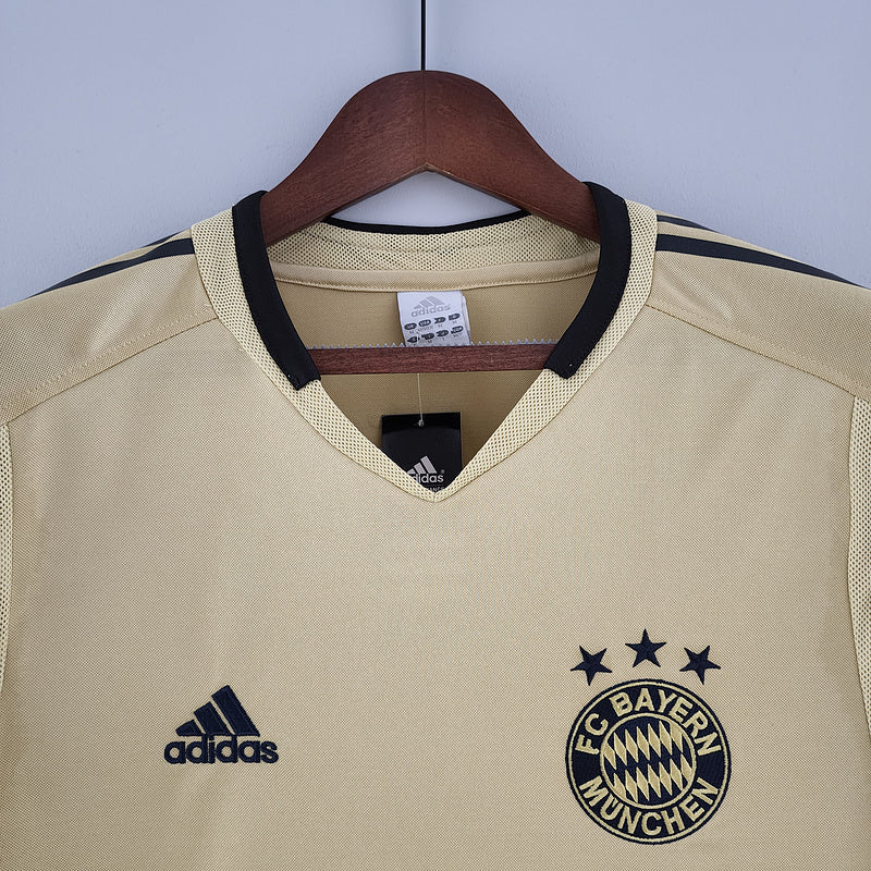 FC Bayern Munich Retro Jersey 2004/05 - Mens