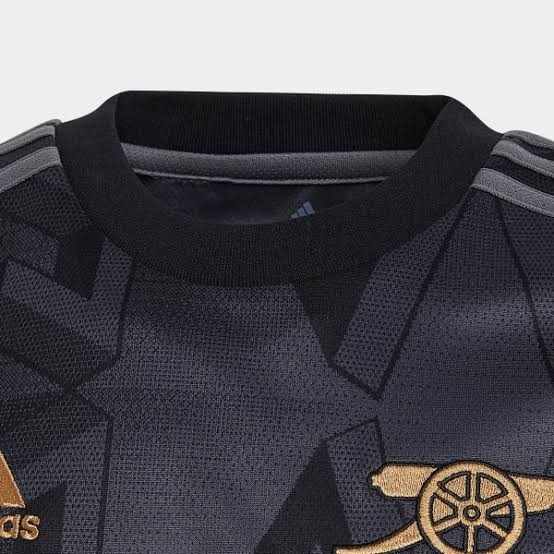 Arsenal 22/23 Away Kit - Mens