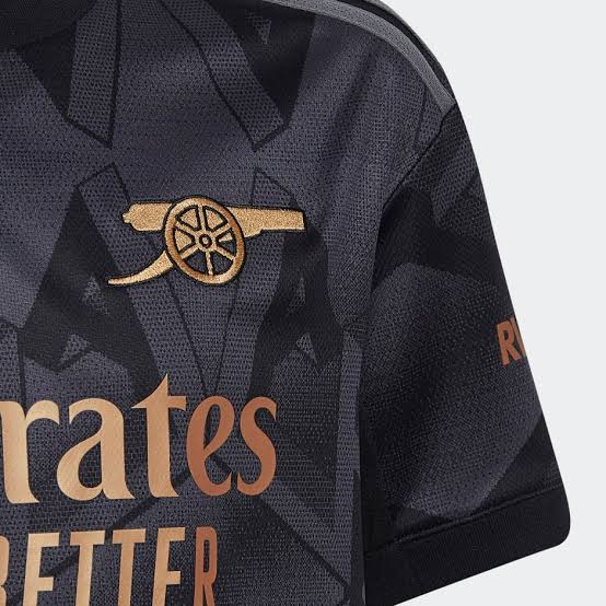 Arsenal 22/23 Away Kit - Mens